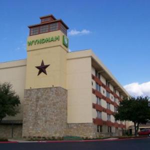 04 Center Hotels - Wyndham Garden Austin