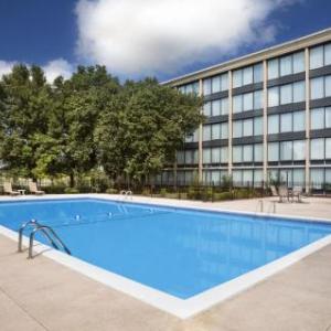 Four Points By Sheraton Kansas City Airport hotel in Kansas City