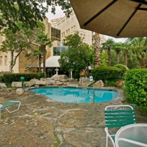 Hotels near San Antonio Zoo - The Crockett Hotel