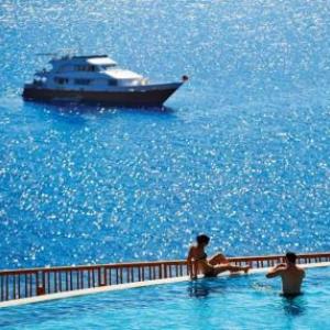 Reef Oasis Blue Bay Resort & Spa