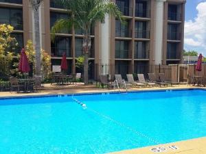 Ramada by Wyndham Metairie New Orleans Airport, Metairie
