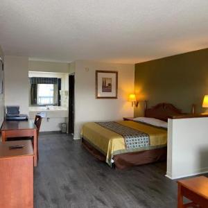 Hotels near Cox Brothers Farms - Red Roof Inn & Suites Monroe NC