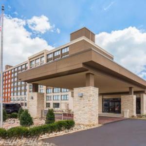 The Grape Room Hotels - Holiday Inn Express & Suites Ft. Washington - Philadelphia