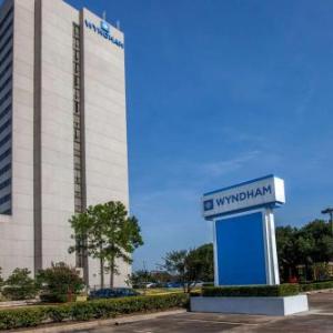 Hotels near Houston Farm and Ranch - Wyndham Houston West Energy Corridor
