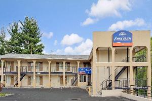 Howard Johnson by Wyndham College Park, College Park