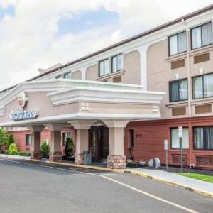 pet friendly hotels near parx casino