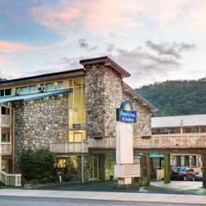 Hotels near Great Smoky Mountains Railroad - Days Inn & Suites by Wyndham Downtown Gatlinburg Parkway