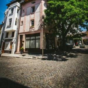 ArtCity Villa - 3 Boutique Suits in Historic town