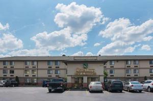 Quality Inn & Suites Detroit Metro Airport, Windsor