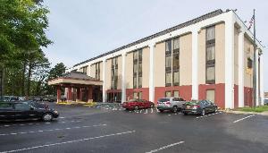 Studio and Suites 4 Less Western Branch, Chesapeake