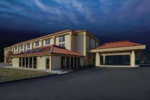 Baymont by Wyndham Canton, Canton