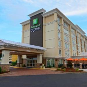 Hotels near Hampton Coliseum - Holiday Inn Express Hotels- Hampton