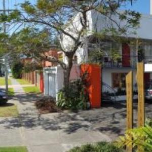 Burleigh Break hotel in Gold Coast