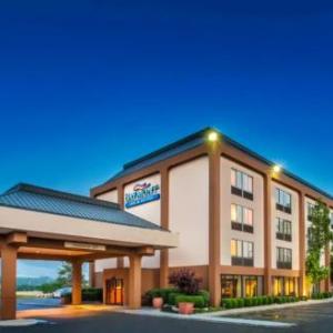 Hotels near Lori's Roadhouse - Baymont by Wyndham Cincinnati