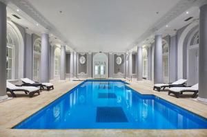 The Waldorf Hilton, London
