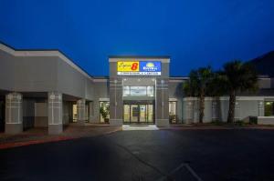Super 8 by Wyndham Mobile I-65, Mobile