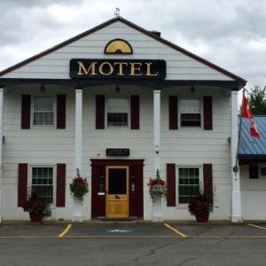 Colonial Valley Motel
