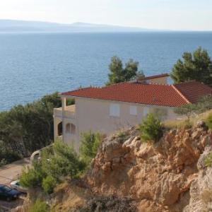 Apartments by the sea Brela Makarska - 6006