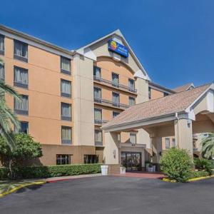 Hotels near Houston Arena Theater - Comfort Inn & Suites Southwest Freeway at Westpark