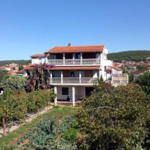 Apartments with parking spaces Bibinje Zadar - 5732