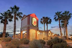 Super 8 by Wyndham Tucson/Grant Road Area AZ, Tucson