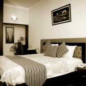 Royal Elegance Hotel Lahore