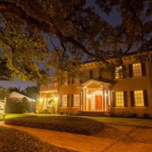 Hotels near The Ensemble Theatre Houston - HI -Houston the Morty Rich Hostel