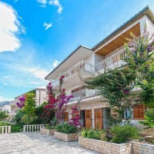 Apartments and rooms by the sea Brela Makarska - 2752