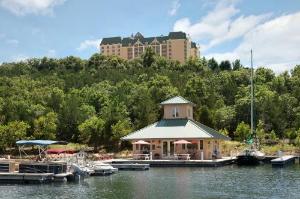 Chateau on the Lake Resort Spa, Branson