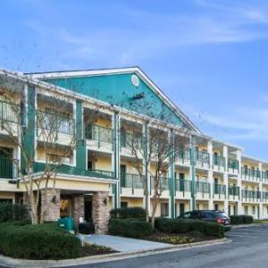 King's Park International Church Hotels - HomeTowne Studios Raleigh - Durham