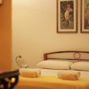 Giljana ensuite rooms shared terrace & kitchen