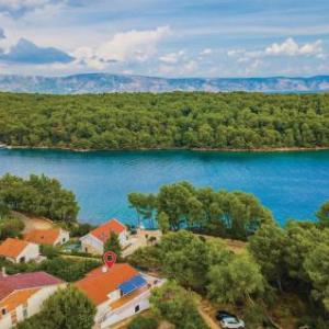 Holiday Home Vrboska with Fireplace 06