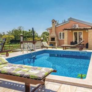 Holiday Home Pula 05