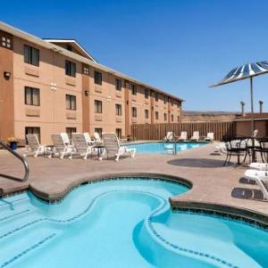 Hotels near Town Toyota Center - Super 8 by Wyndham Wenatchee