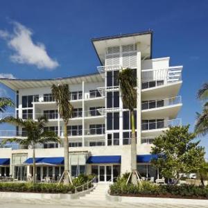 Hotels near Quiet Waters Park - Royal Blues Hotel