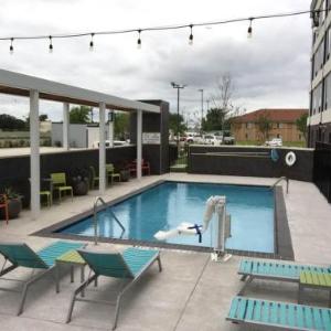 The Pavilion at Toyota Music Factory Hotels - Home2 Suites by Hilton Irving/DFW Airport North