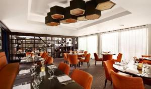 DoubleTree by Hilton London Ealing, Ealing