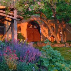 Old Taos Guesthouse B&B