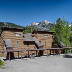 Wilson Hotels Deals At The 1 Hotel In Wy The Aspens Racquet Club