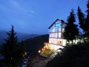 Shining Star Resort, Chamba