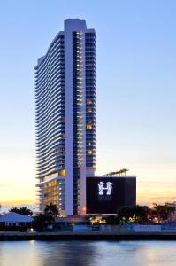 Hyde Resort & Residences, Hollywood