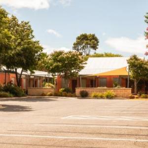 Hotels near Kent Reserve Victor Harbor - Strath Motel