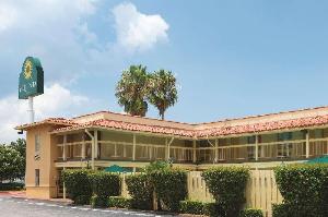 La Quinta Inn & Suites by Wyndham New Orleans Causeway, Metairie