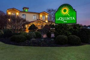 La Quinta Inn & Suites by Wyndham Norfolk Virginia Beach, Virginia Beach