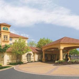 Christ First Florissant Hotels - La Quinta Inn & Suites by Wyndham Westport