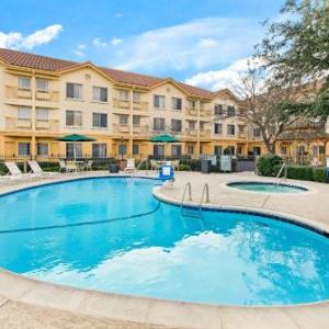 La Quinta Inn & Suites by Wyndham Dallas Dfw Airport North