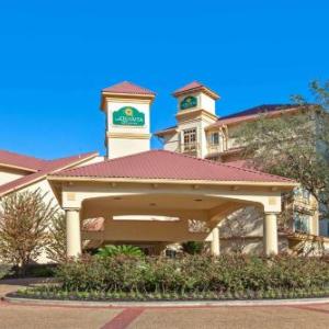 Houston’s First Baptist Church Hotels - La Quinta Inn & Suites by Wyndham Houston Galleria