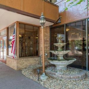 Rodeway Inn and Suites Boulder Broker