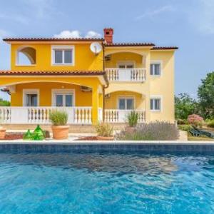 Holiday home Valtura Cr