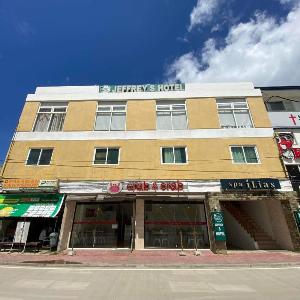 Jeffrey S Hotel